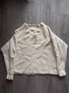 Wilfred V-Neck Cozy Knit Sweater in Light Beige size 3 (16)